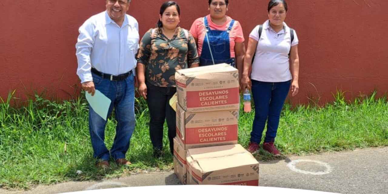 Dif municipal, lleva desayunos a las y los niños de Altotonga