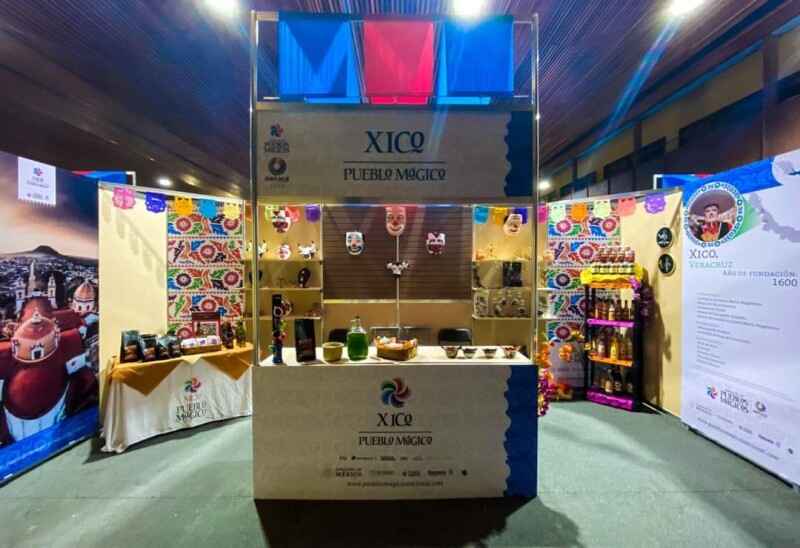 La riqueza gastronómica y cultural de Xico, admirada en el tianguis turístico de Oaxaca