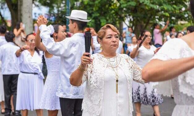 Celebrarán a los abuelos con danzón