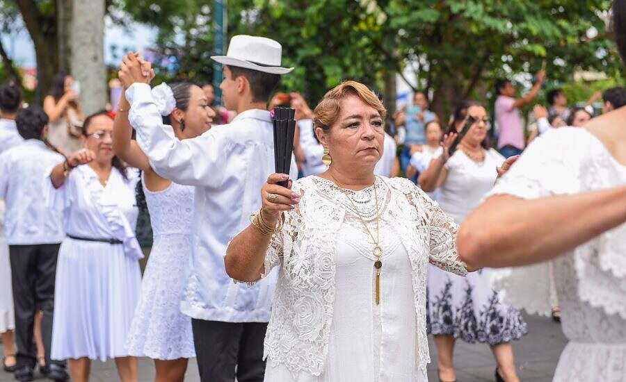 Celebrarán a los abuelos con danzón