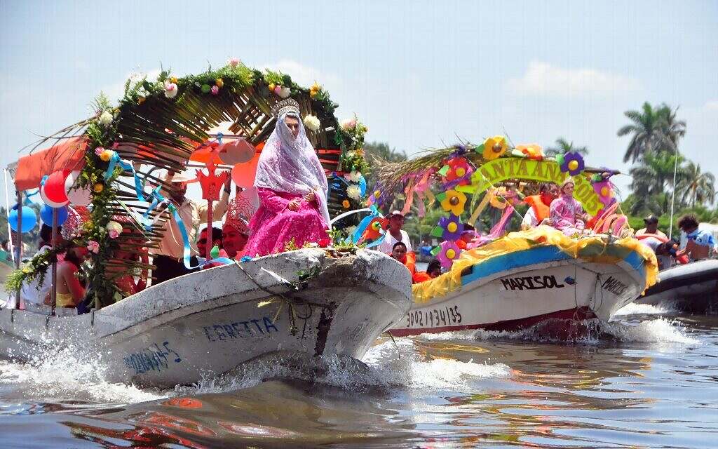 Presentan programa de las fiestas de Santa Ana 2025