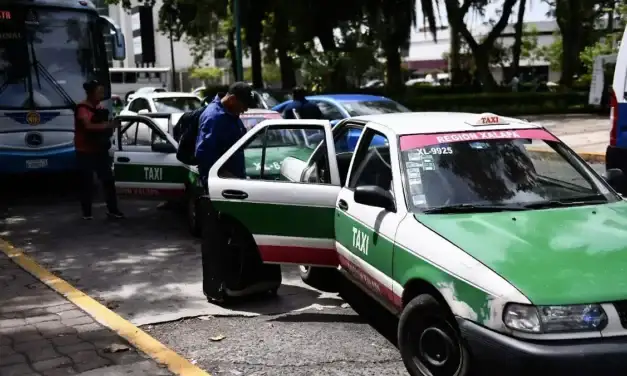 Multan a taxista de Xalapa con $1, 810 pesos por imponer tarifa excesiva