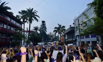 Xalapa vivió el 8M entre consignas y testimonios con madres, colectivas y estudiantes