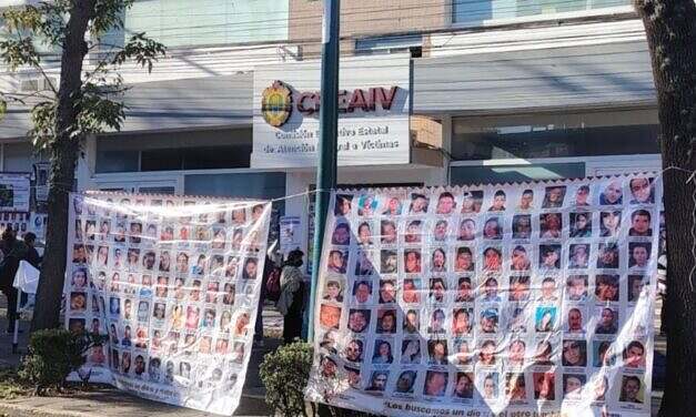 Colectivos de búsqueda protestan en Xalapa; toman la Comisión Estatal de Víctimas y piden salida de titular